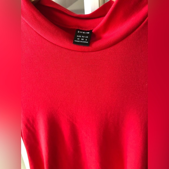 Women's Solid Mock Neck Sleeveless Ruched Bodycon Dress in red - Picture 6 of 9